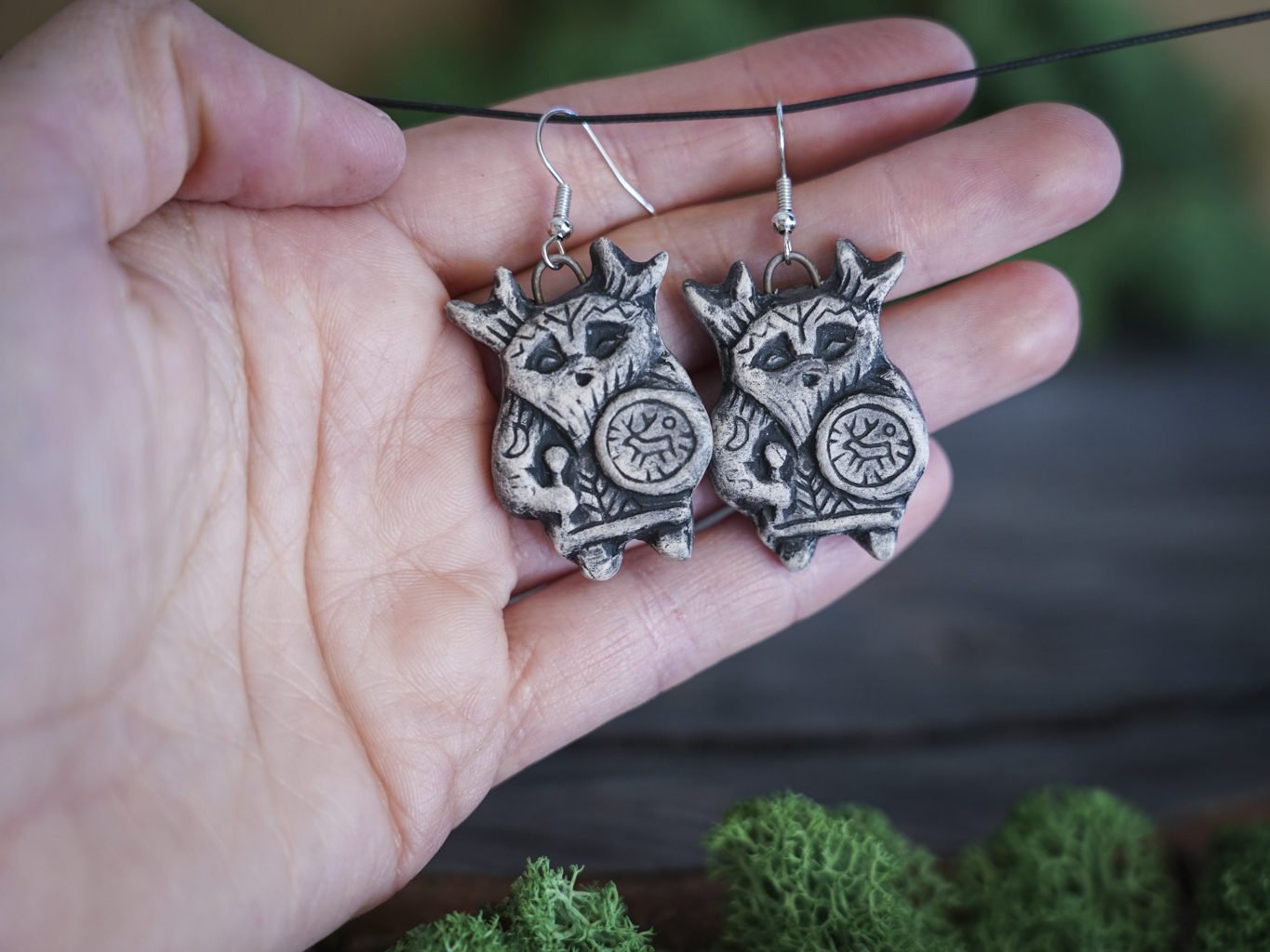 Reljefiniai auskarai Pilkieji šamanai - Image 2