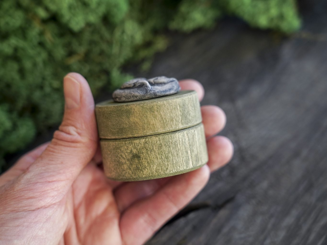 Žalia medinė deželė su Miegančia lape - Image 5