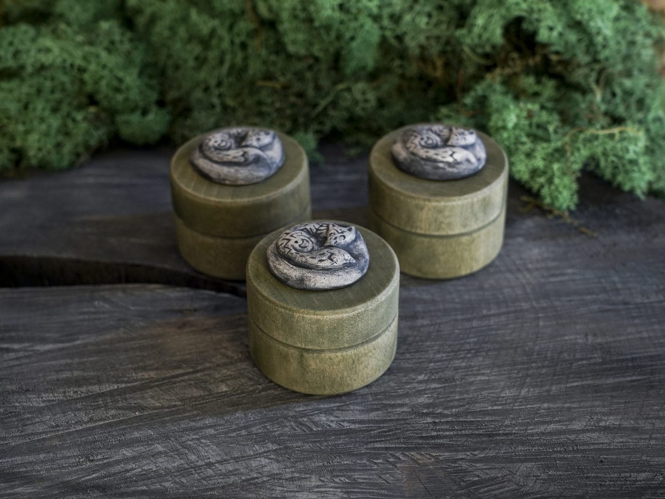 Žalia medinė deželė su Miegančia lape - Image 8